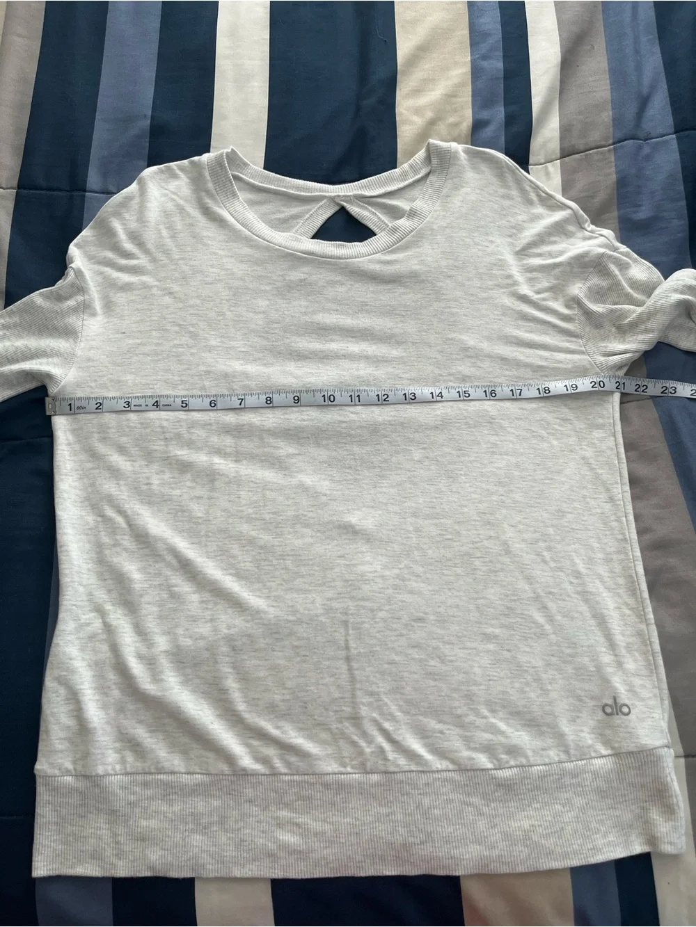 🧘🏽‍♀️ EUC Alo Yoga Heather Gray Intricate Long Sleeve Yoga Sweater - Sz Medium